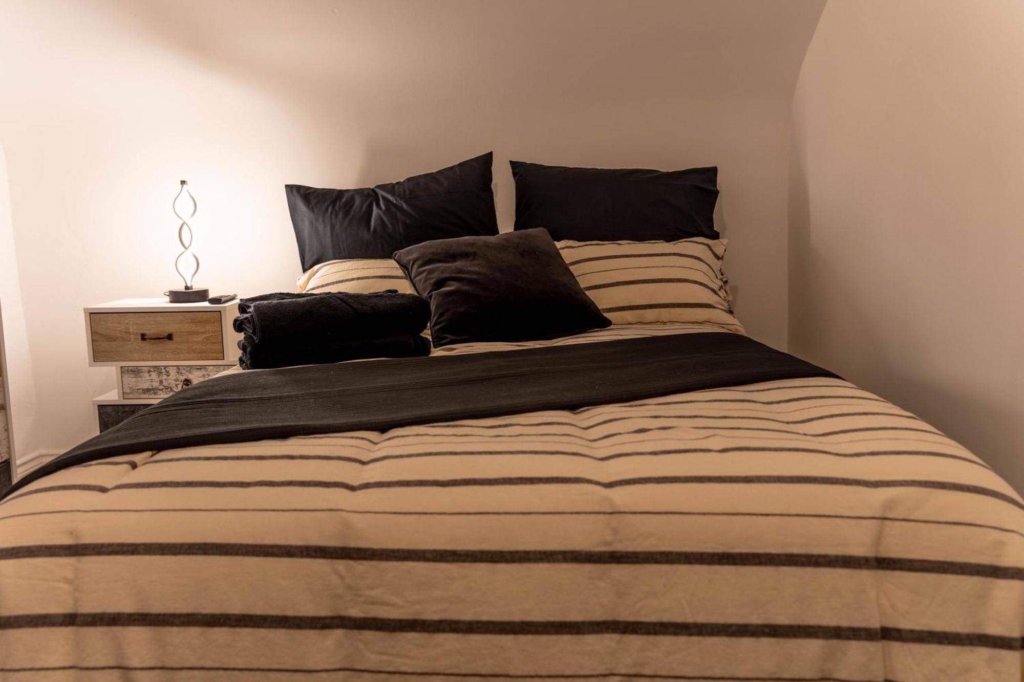 Lodging In Carrickfergus Centre Екстериор снимка