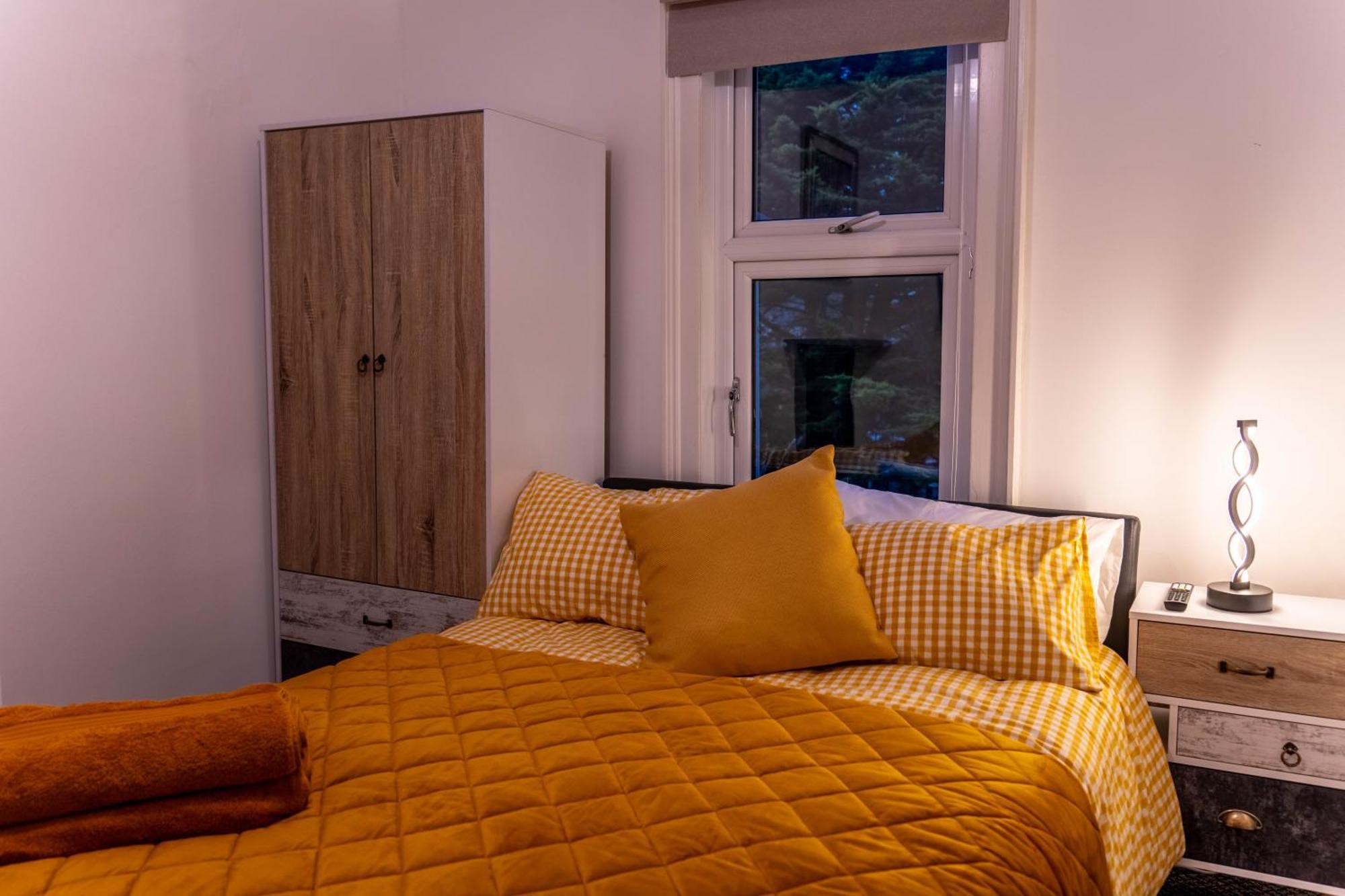 Lodging In Carrickfergus Centre Екстериор снимка