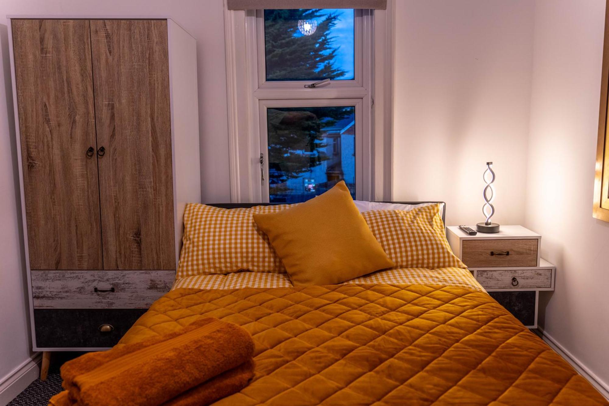 Lodging In Carrickfergus Centre Екстериор снимка